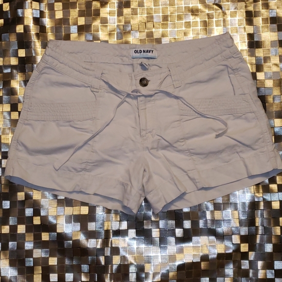 Old Navy women's shorts - Picture 1 of 5